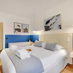 Spacious Apartment - 2B-10P - Ac - Marais